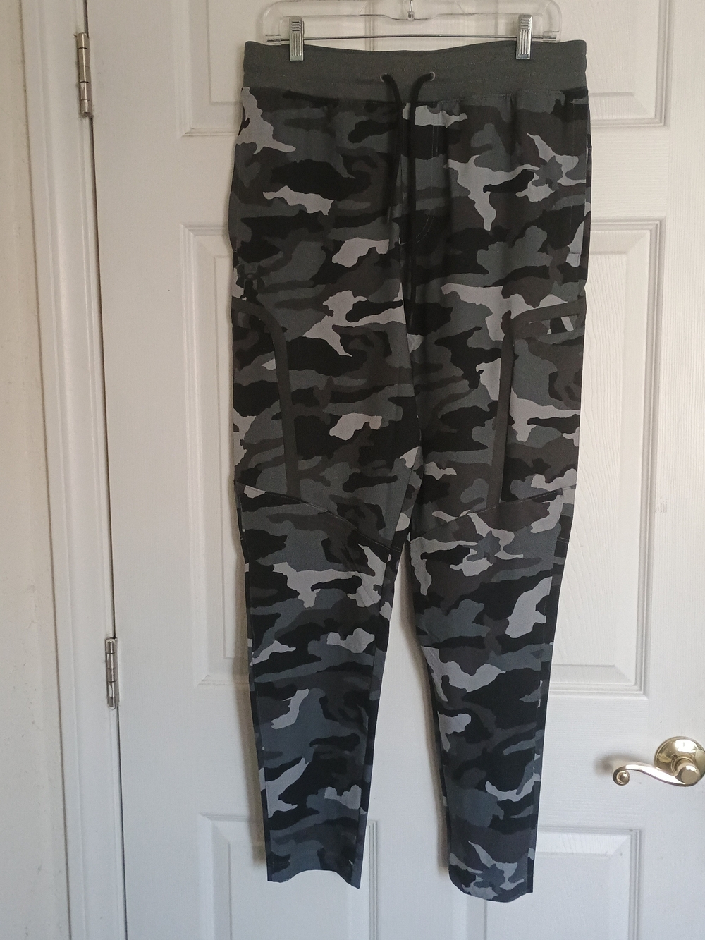 EUC Under Armor Elite Cargo Pants Gray Camo Fitted Men's Size Large